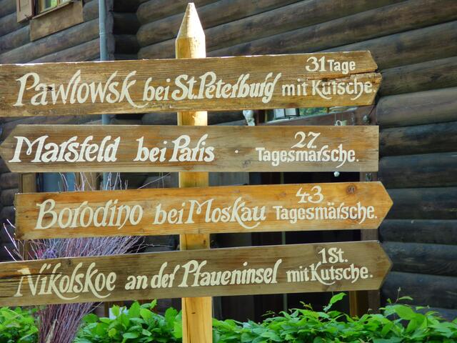 ..und Wegweiser! Leider waren grad keine Kutschen verfügbar! 😥😥😥😥😥