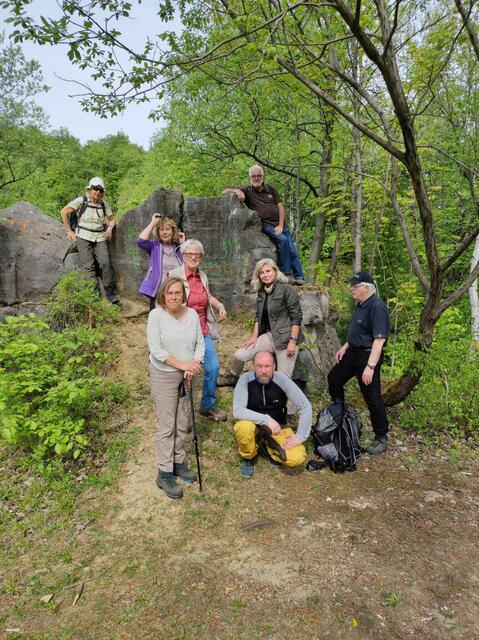 Gruppenbild mit Felsen