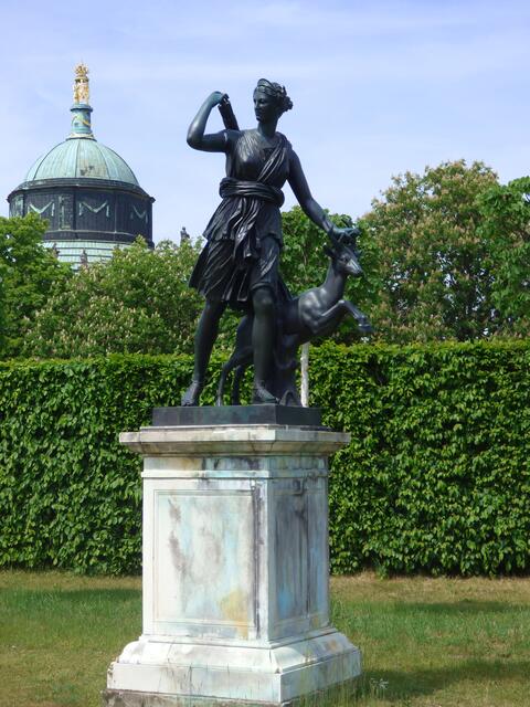 Die Göttin der Jagd? Artemis? Diana?