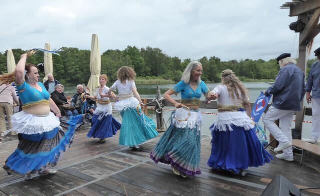 Paradies Oriental hat viel Spaß beim Shantytanz.