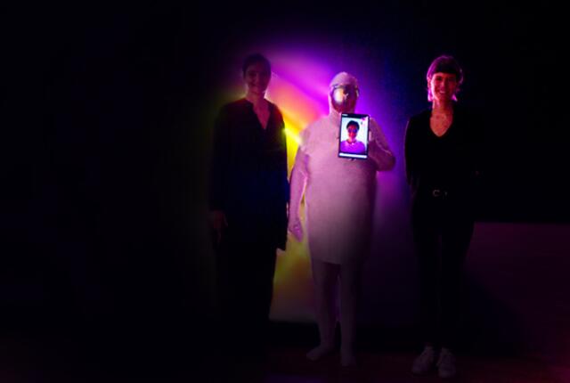 PLEASE BE . ME, Michaela Hanemann, Kunstmuseum Wolfsburg, "Macht Licht!", 2022