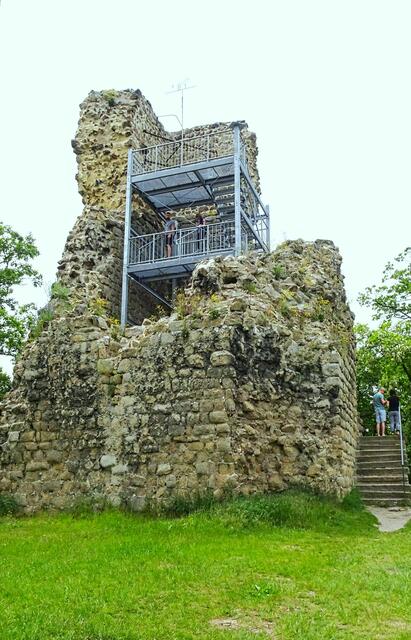 Burgfried der Vorburg  von der Lauenburg