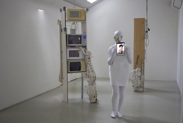 PLEASE BE . ME, Michaela Hanemann, Kunstverein Langenhagen, "Dinge die wir nicht verstehen", 2022