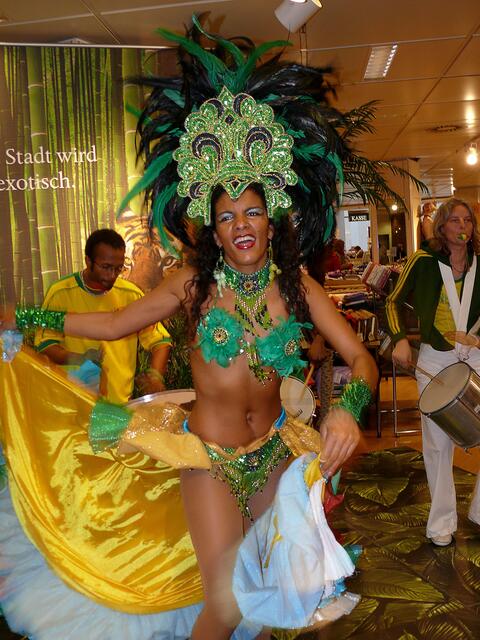 Samba-Tänzerinnen bei "Hannover exotisch"