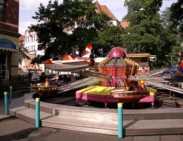 Ein Kinderkarussell drehte sich am Fiedelerplatz