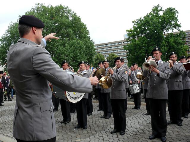 Bundeswehrkapelle beim Schützenausmarsch 2007