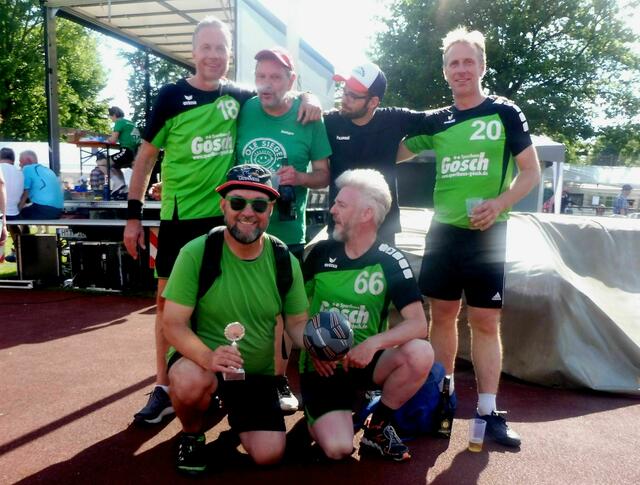 Die siegreiche Mannschaft "Alte Herren" ist TuS Bothfeld.