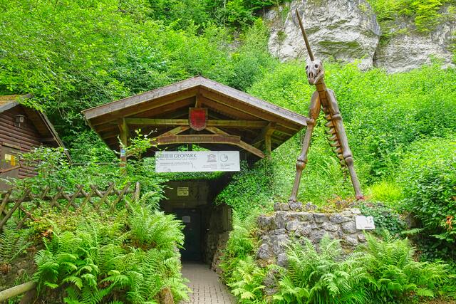 die Einhornhöhle, einer der größten Höhlen des Westharzes, liegt in der Nähe von Scharzfeld.