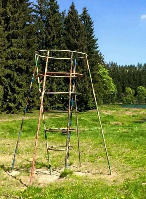 DDR - 3.7.2022 !!! Gartenschau - Sonntagsbilder 2022 !!!  Die Temp­eraturen in Nebra steigen heute maximal auf 30 Grad Celsius.
In der Nacht wird mit 15°C die Tiefst­temperatur erreicht.
Die Niederschlags­wahrscheinlichkeit beträgt 0% und die Niederschlags­mengen sind mit 0,0 l/m² berechnet. Zudem liegt die heutige Luft­feuchtigkeit bei 50%.
Sonnen­aufgang ist um 05:02 Uhr, Sonnen­untergang um 21:32 Uhr.
 Der Wind weht mit 8 km/h aus Süd-West. Der Luft­druck liegt bei 1.017 hPa.