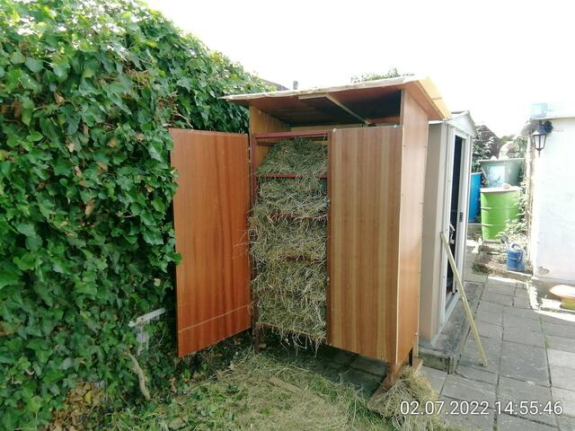 Futterschrank - 3.7.2022 !!! Gartenschau - Sonntagsbilder 2022 !!!  Die Temp­eraturen in Nebra steigen heute maximal auf 30 Grad Celsius.
In der Nacht wird mit 15°C die Tiefst­temperatur erreicht.
Die Niederschlags­wahrscheinlichkeit beträgt 0% und die Niederschlags­mengen sind mit 0,0 l/m² berechnet. Zudem liegt die heutige Luft­feuchtigkeit bei 50%.
Sonnen­aufgang ist um 05:02 Uhr, Sonnen­untergang um 21:32 Uhr.
 Der Wind weht mit 8 km/h aus Süd-West. Der Luft­druck liegt bei 1.017 hPa.