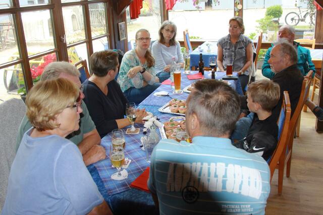 Blick zu den Besuchern des Stammtisches