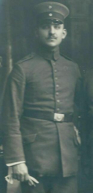 Harry als Soldat, 1916, später sollte er Lehrer werden