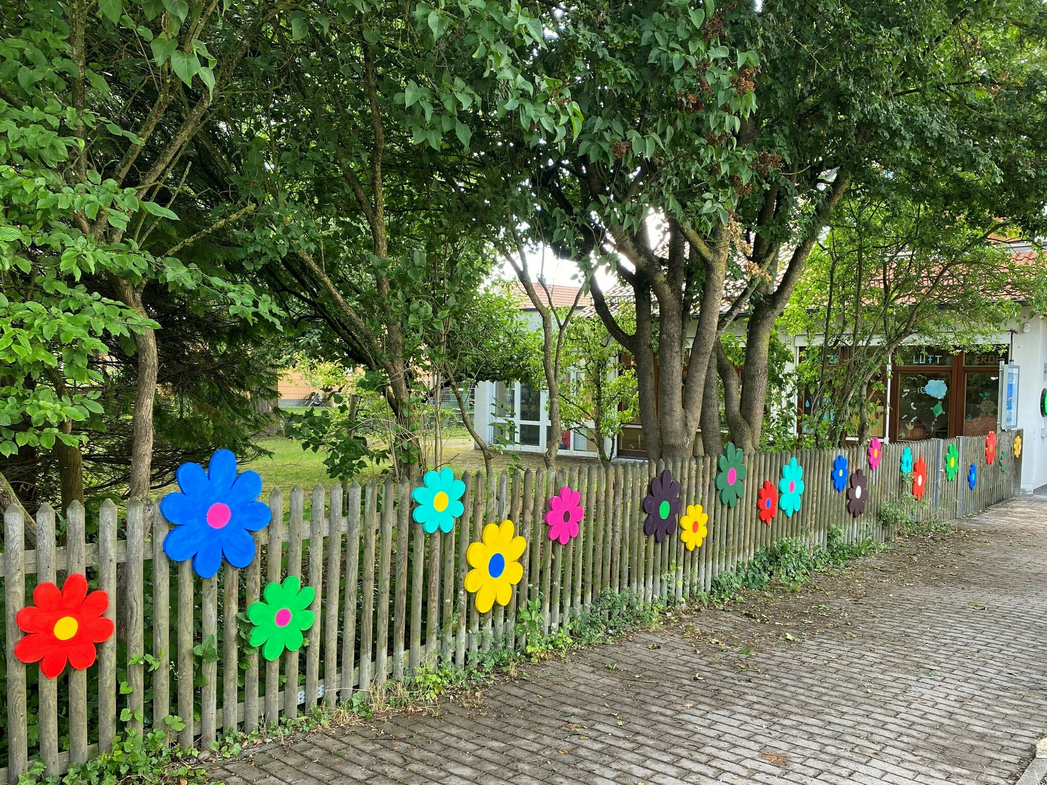 Der Ostendorfer Kindergarten erblüht in neuem Glanz - Meitingen