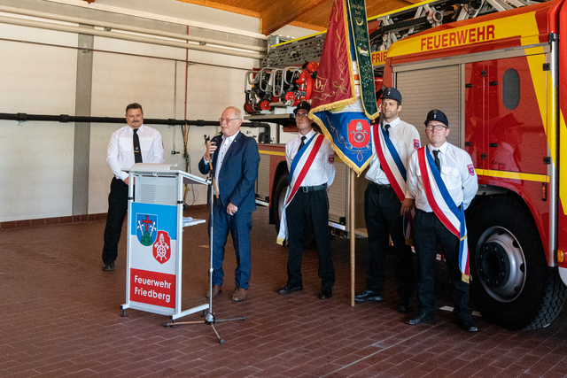 FFW Friedberg, Fahrzeugweihe DLK 23/12 - Stellvertr. Landrat Manfred Losinger bei der Ansprache