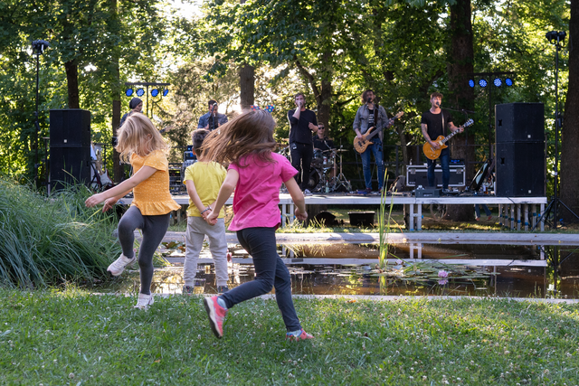 Rockmesse im Stadtgarten Friedberg/Bayern - Skile rockt das Publikum