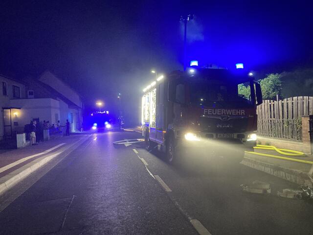 LF 10 im Hintergrund LF 8 der Ortsfeuerwehr Schulenburg