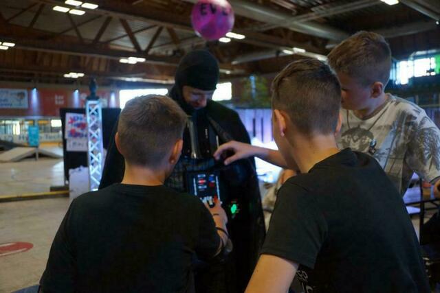 mit Darth Vader wird gefachsimpelt