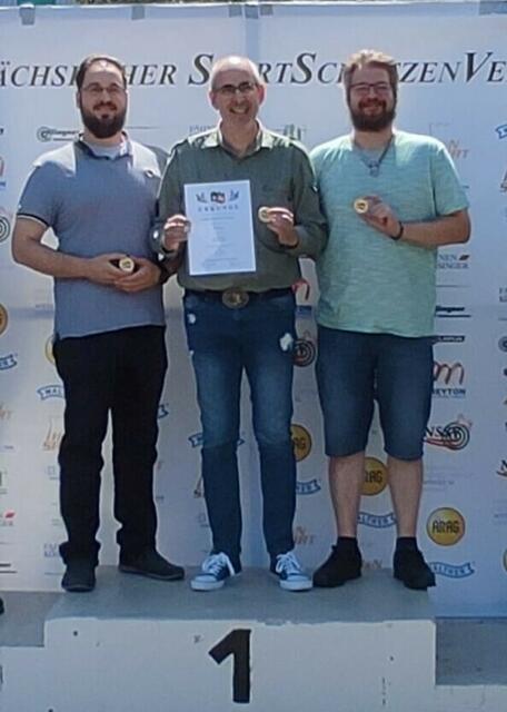 Daniel Kiesewetter, Reinhard Reh und Malte Pätzold vom SV Uetze sind Landesmeister 2022 mit dem Unterhebelrepetierer