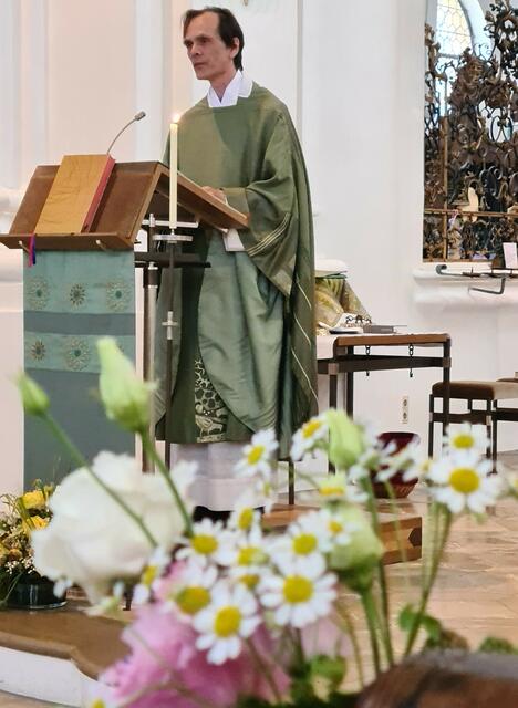 Prof. Pater Dr. Alban Rüttenauer SAC aus Vallendar, geistlicher Begleiter der Chor- und Orchesterwoche 2 bei seiner Predigt