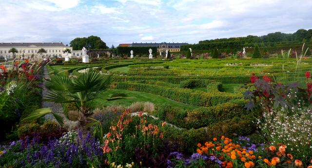 Blick in den Großen Garten und das Schloß