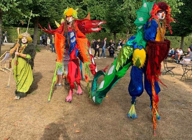 Walk Acts - Art Tremondo