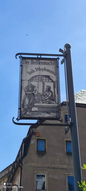 ...ein altes Nasenschild...