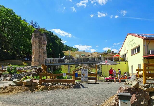Funpark Wippra mit Kletterfelsen und Sommerrodelbahn