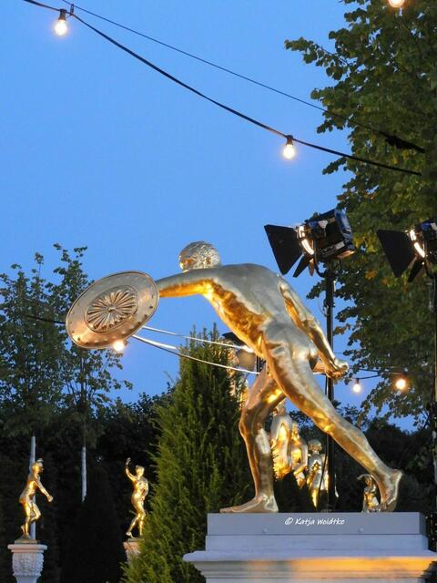 Illumination im Großen Garten Herrenhausen - goldene Figuren im Gartentheater (Foto: Katja Woidtke) | Foto: Katja Woidtke