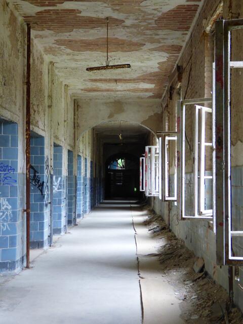 Blick in den "Männerflügel", die Zimmer sind linker Hand.