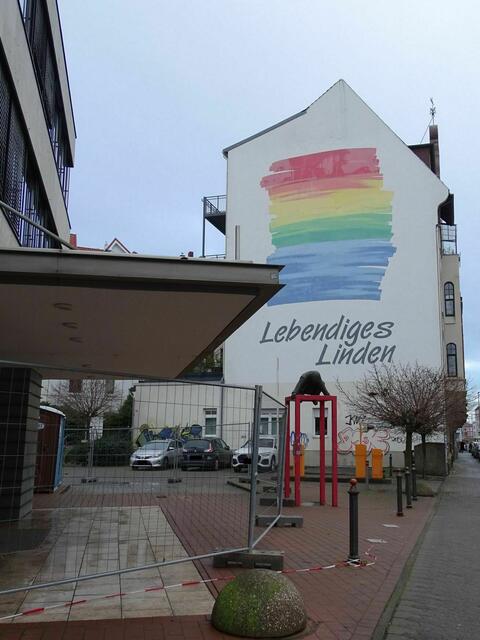 Lindener Butjer der Künstlerin Ulrike Enders am alten Standort vor der ehemaligen Volksbank in Hannover Linden (Foto: Katja Woidtke)
