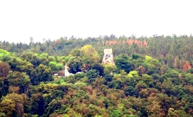Blick vom Rumberg auf die Lauenburg
