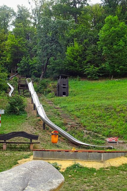 Rutschen am Spielplatz in Stecklenburg