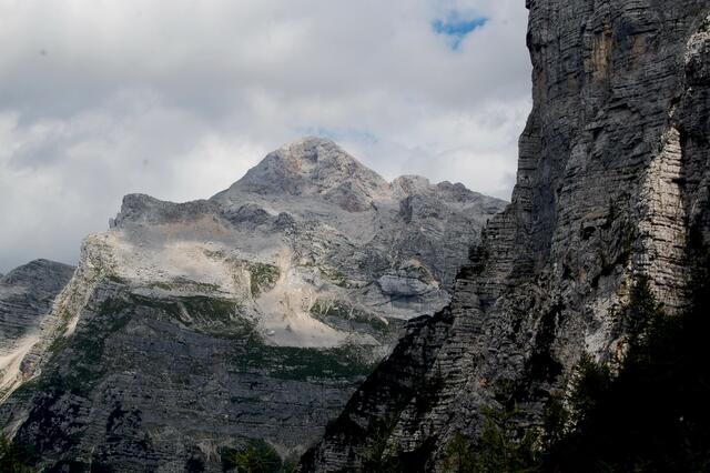 Der Triglav ist 2864 Meter hoch. Vom Socatal sind nur wenige Bergsteiger zum Gipfel unterwegs. In der Nacht sind wir die einzigen