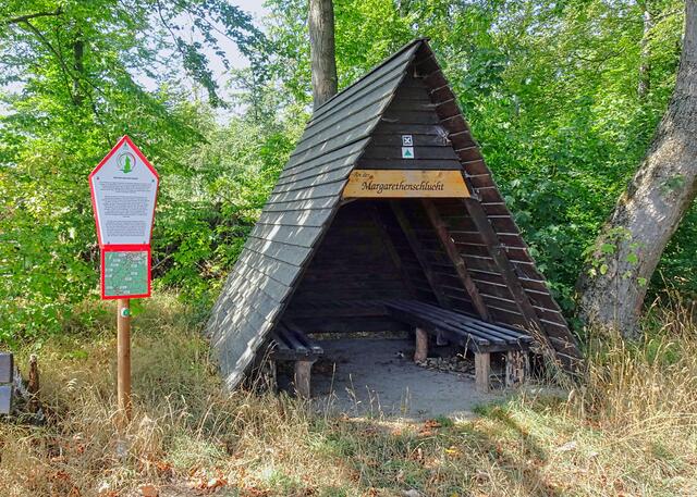 die Schutzhütte Margarethenschlucht mit der Station (3)