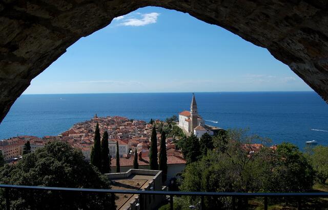 Hinter dem Horizont liegt der italiensche Stiefel.