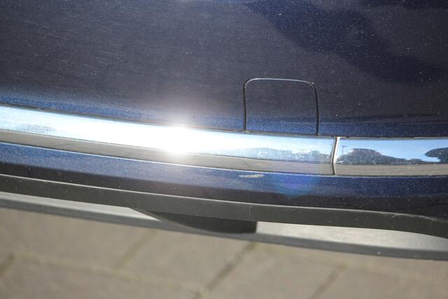Spiegelungen.
