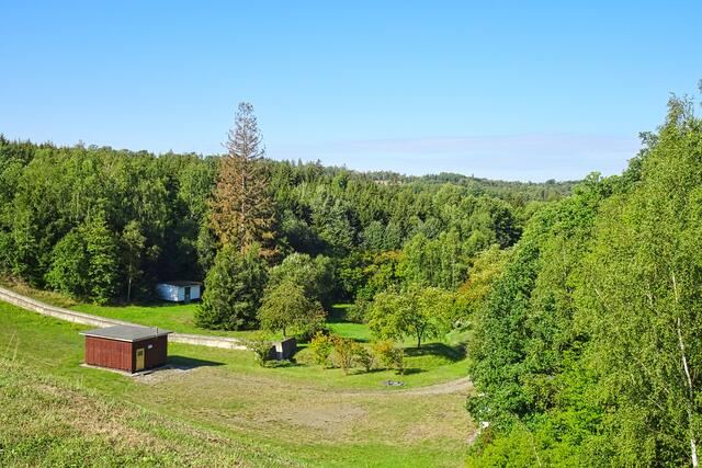 Luftseite der Staumauer des Teufelsteiches