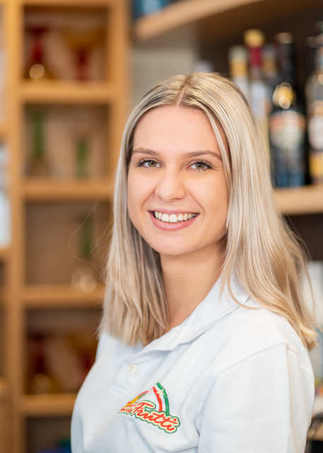 Lisa - Servicekraft im Friedberger Tutti Frutti
