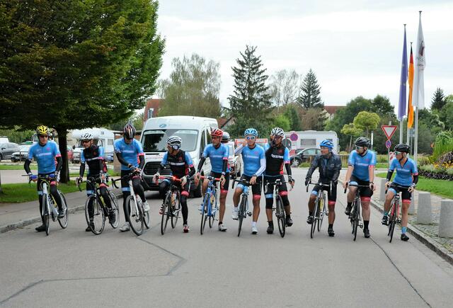725 Kilometer lagen beim Start zur „Tour de Rab“ vor ihnen! | Foto: Anke Maresch