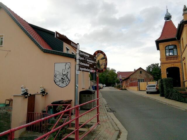 An der Kreuzung zum Schwimmbad - Kommt bitte mit auf den Rundgang in und um Nebra,danke im voraus !