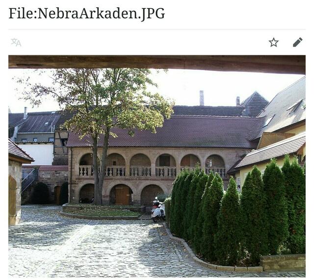 Blick in den Innenhof - Renaissance Arkaden in Nebra im September 2022 !
