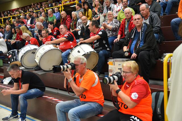 Kameraleute und Trommler in der Bensheimer Halle       FotoArchiv Merkel+Merkel