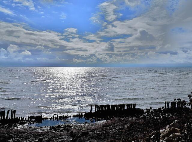In den Wolken liegt die ehemalige DDR-Küste mit Boltenhagen, Insel Poel, Wismarer Bucht ....