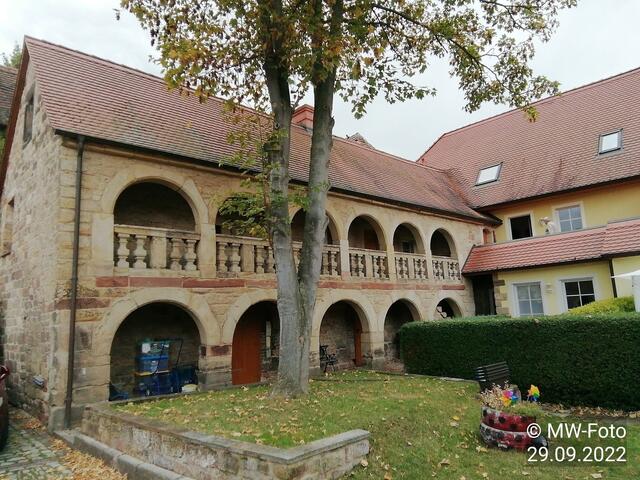 Arkaden - 2.10.2022 !!! Gartenschau - Sonntagsbilder 2022 !!!  Temperaturen: Früh 6:29 9,3 Grad / 11:19h 16,3° / 13:36 h - 19,9° plus  https://www.myheimat.de/nebra-unstrut/natur/renaissance-arcaden-in-nebra-d3421071.html