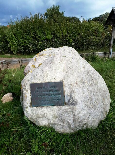 Gedenkstein - den DDR-Flüchtlingen gewidmet, die in den Jahren 1949 - 1989 über die Ostsee kamen.