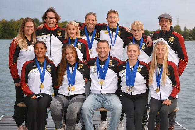 Zusammen mit den Junioren und Senioren gewannen die Friedberger Teilnehmer rund um Laura Hillenbrand und Niklas Heinicke insgesamt 6x Gold, 6x Silber und 4x Bronze in den Einzeldisziplinen und 2x Gold, 1x Silber und 1x Bronze in den Team-Wettbewerben | Foto: Christina Götz, Friedberg