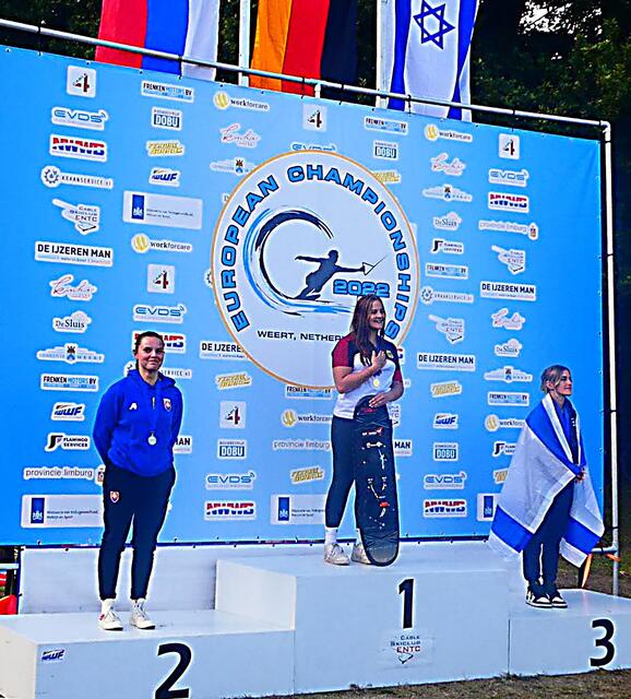 Der Finaltag am Sonntag beginnt mit dem Gewinn des Europameister-Titels mit neuer persönlicher Bestleistung und neuem Deutschen Rekord durch Laura Hillenbrand im Trickski. | Foto: Michael Baumgardt, Augsburg