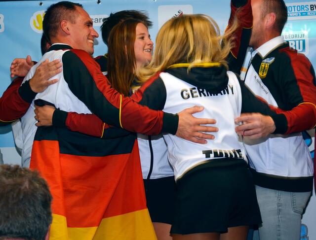 Gemeinsam mit dem Deutschen Team feierten Laura Hillenbrand und Niklas Heinicke als wichtige Leistungsträger die erste Team-Goldmedaille bei Europameisterschaften seit dem Jahr 2001.