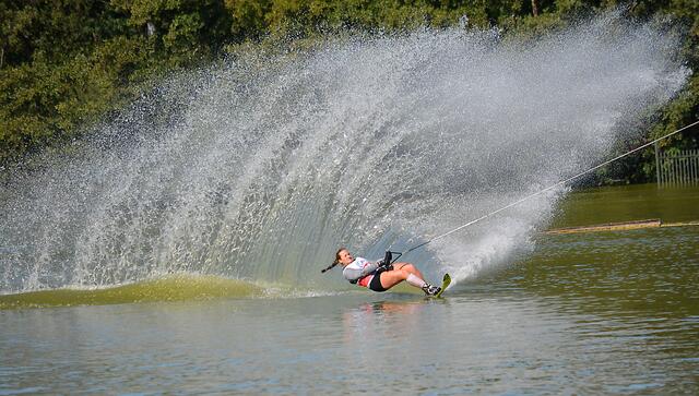 Laura Hillenbrand landete im Slalom mit neuer persönlicher Bestleistung von 3 Bojen an der 11,25m-Leine knapp auf dem 4. Platz.