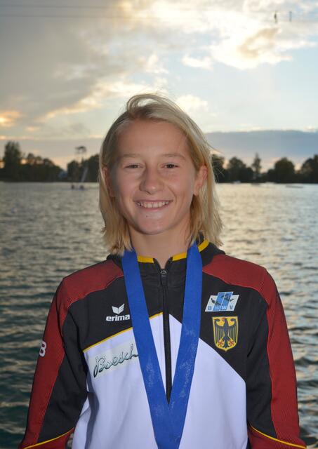 Luis Bauer, U15
7. Platz Trickski (1.990 Punkte)
10. Platz Slalom (3,5 Bojen/18,25m/43kmh)
2. Platz Mannschaft